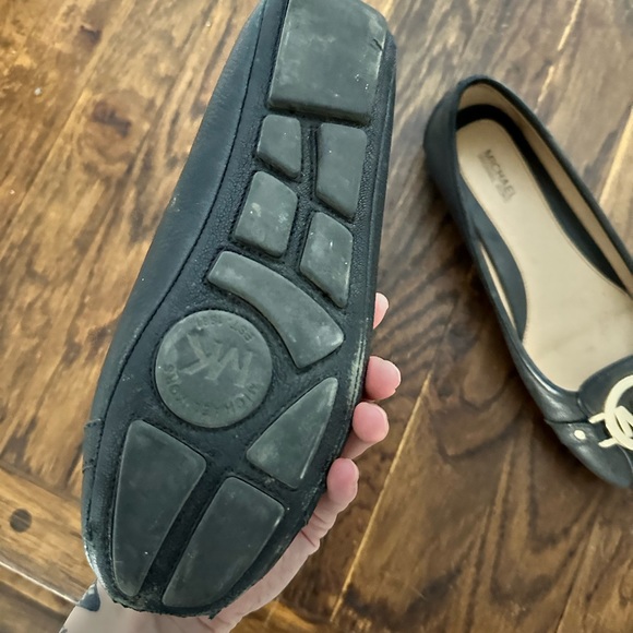 Like New Micheal Kors Flats Size 6 - Picture 3 of 3